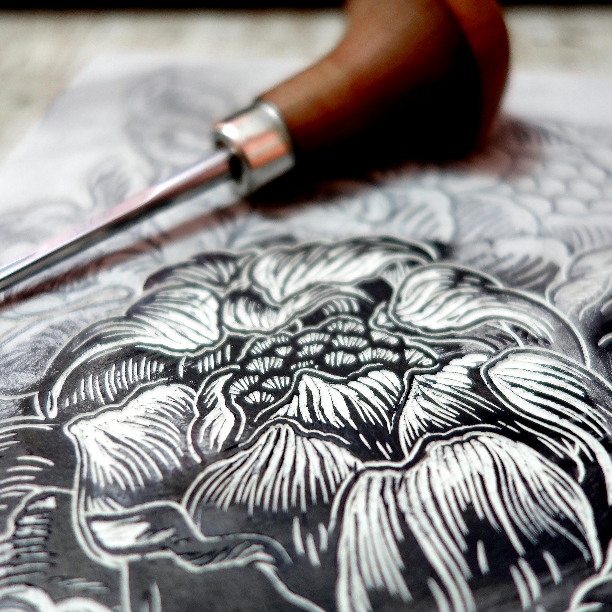 Close look to the lino block le bouquet